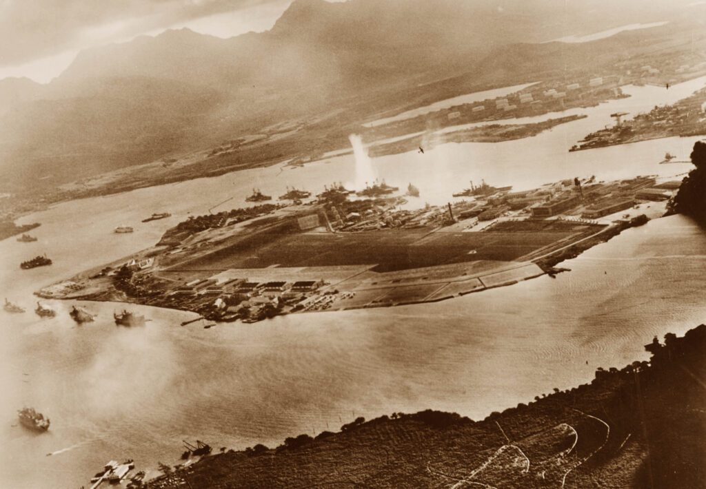 パールハーバー　Pearl Harbor  パンフレット 真珠湾航空博物館でハワイ・パールハーバーの生きた歴史を学ぶ